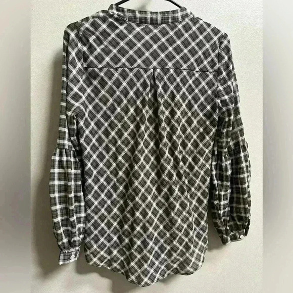 Chico’s Puckered Plaid Satin Blouse with Billow Sleeves Women’s 00 (Fits 0/2) - Picture 8 of 8